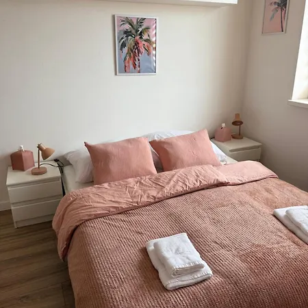 Flamingo Apartment